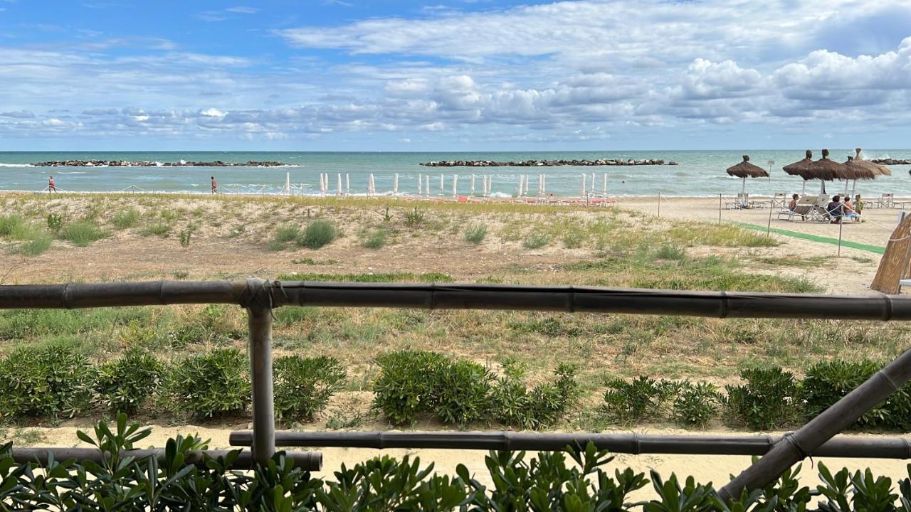 Abruzzodamare Amazing Apartments With Romantic Sea View Francavilla Al Mare Bagian luar foto