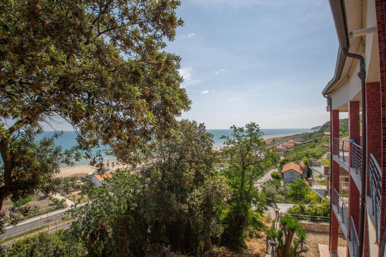 Abruzzodamare Amazing Apartments With Romantic Sea View Francavilla Al Mare Bagian luar foto